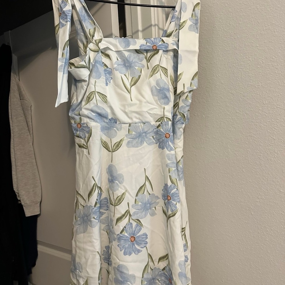 Floral Print Sleeveless Dress - Blue and White